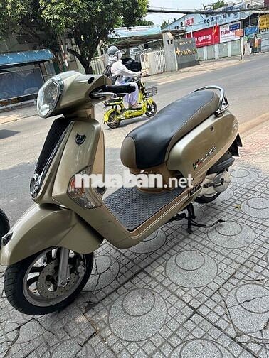 Kimco Like fi 2013 màu Vàng đồng
