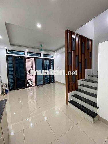 BÁN NHÀ PHỐ NGUYỄN ĐỨC CẢNH NGÕ THÔNG Ô TÔ TRÁNH