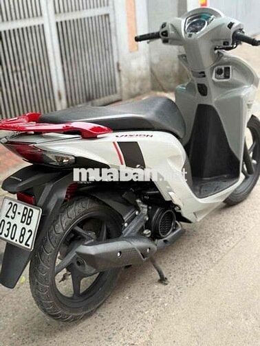 Honda Vision Sport màu Bạc