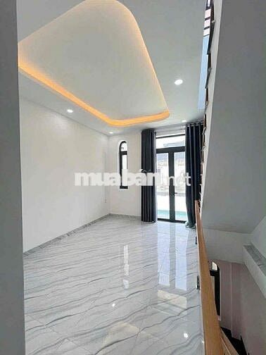 CHO THUÊ NHÀ MỚI 100% 3PHÒNG NGỦ SÂN 2Ô lTÔ HẺM LÊ HỒNG PHONG GẦN CHỢ