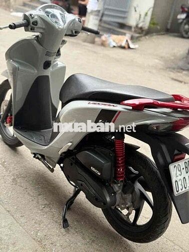 Honda Vision Sport màu Bạc