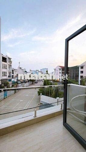 NHÀ ĐẸP Q4- HẺM ÔTÔ- 3 TẦNG- DỌN VÀO Ở NGAY