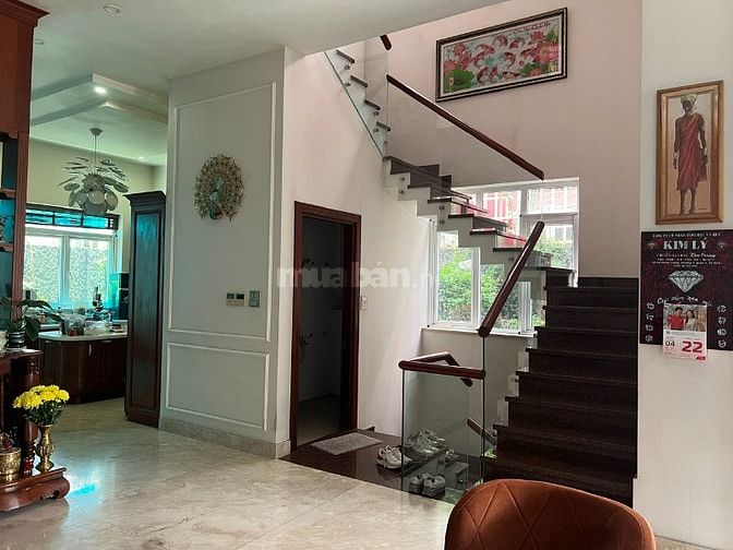Bán biệt thự đường 16m  khu Him Lam Tân Hưng Q7