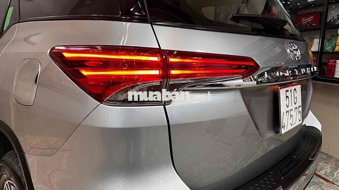 Toyota Fortuner 2.7V 2017 Bạc
