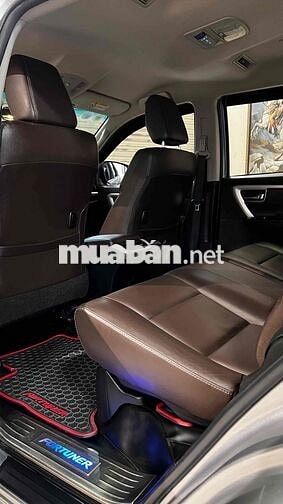 Toyota Fortuner 2.7V 2017 Bạc