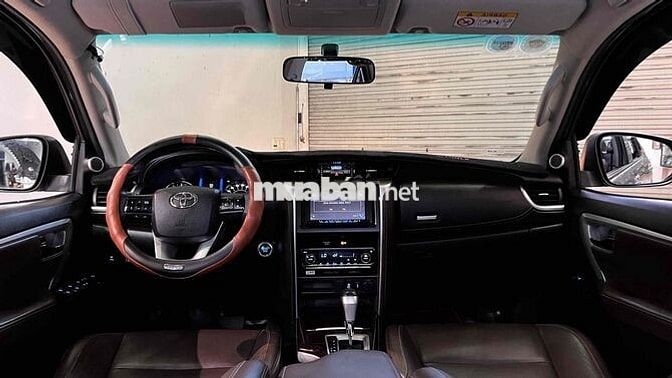 Toyota Fortuner 2.7V 2017 Bạc