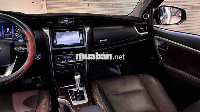 Toyota Fortuner 2.7V 2017 Bạc