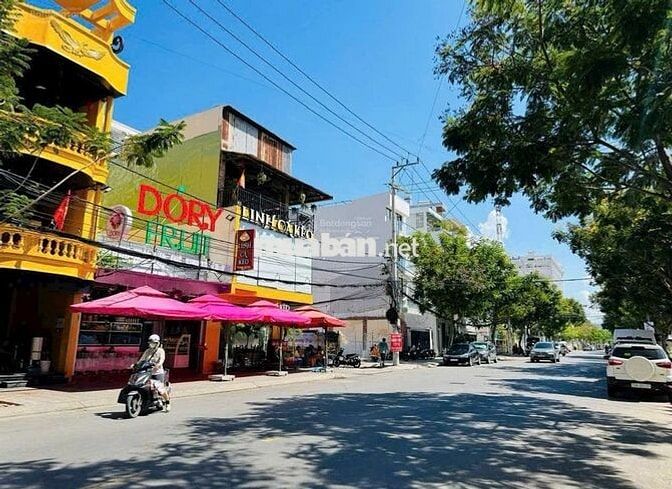 Đất đẹp kinh doanh mặt tiền đường Pasteur trung tâm Nha Trang gần biển