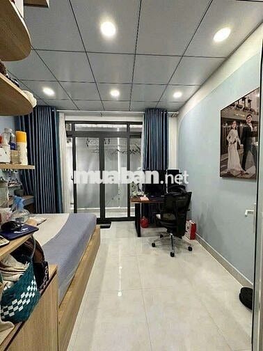 NHÀ ĐẸP Q4- SÁT MẶT TIỀN- 18m2- 2 LAU- CHỈ 2.5 TỶ