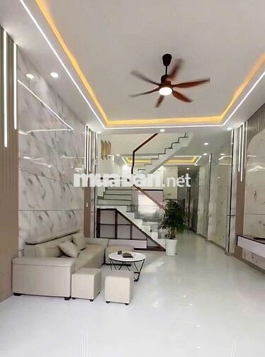 Bán gấp nhà ngay chợ, giá tốt chỉ 2ty750 (thương lượng) SHR