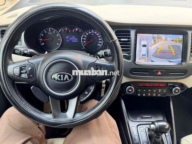 Kia Rondo 2.0 số tự động 7 chỗ sản xuất 2017