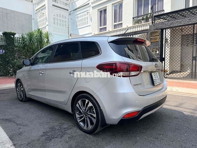 Kia Rondo 2.0 số tự động 7 chỗ sản xuất 2017