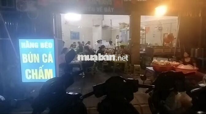 Tuyển nhân viên phục vụ quán bún cá