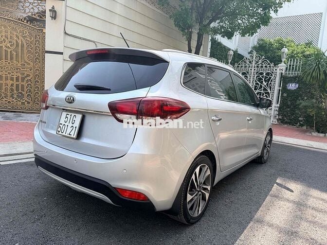 Kia Rondo 2.0 số tự động 7 chỗ sản xuất 2017