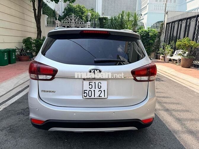 Kia Rondo 2.0 số tự động 7 chỗ sản xuất 2017