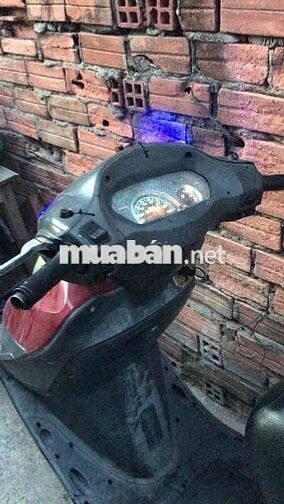 SYM Attila Đỏ Còn xài tốt để nhẹ là nổ máy êm ru