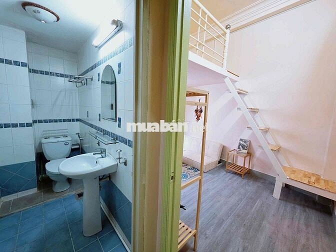 CHO THUÊ PHÒNG XINH CÓ GÁC CỬA SỔ TRỜI NGAY HUỲNH VĂN BÁNH SÁT QUẬN 3