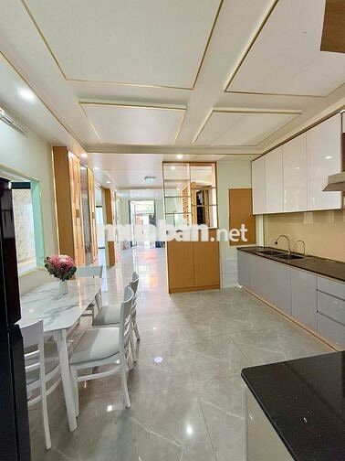 (Gấp) GIẢM 500Triệu Nhà Mặt Tiền Ngang 6m trung tâm Thương Mại VinCom