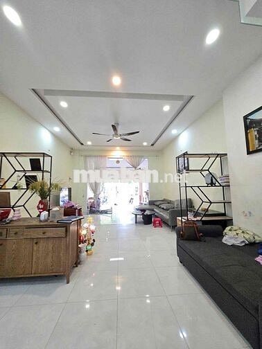 HÀNG NGỘP - NHÀ 3 TẦNG 120m2 SHR - NGAY TTHC DĨ AN - ĐƯỜNG 4 LÀN XE