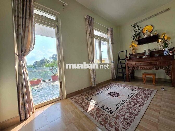 HÀNG NGỘP - NHÀ 3 TẦNG 120m2 SHR - NGAY TTHC DĨ AN - ĐƯỜNG 4 LÀN XE
