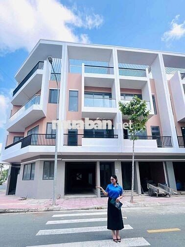 Nhà phố 1 trệt, 3 lầu_ Sổ hồng lâu dài