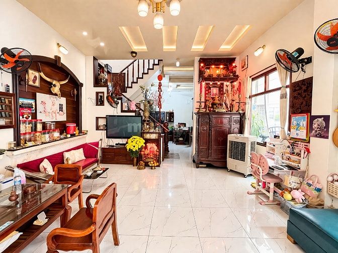 BÁN NHÀ 3 TẦNG NGAY TRẦN XUÂN SOẠN Q.7 GIÁ RẺ