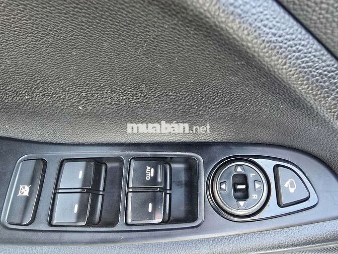 HYUNDAI I20 SX 2015 AT 87000KM BẢO HÀNH 1 NĂM