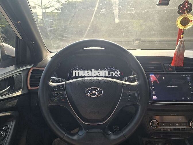 HYUNDAI I20 SX 2015 AT 87000KM BẢO HÀNH 1 NĂM