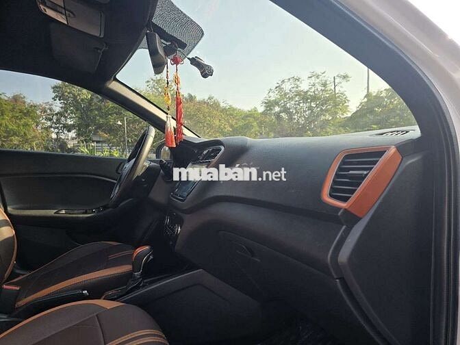 HYUNDAI I20 SX 2015 AT 87000KM BẢO HÀNH 1 NĂM