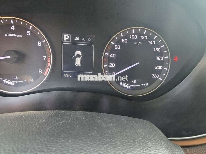 HYUNDAI I20 SX 2015 AT 87000KM BẢO HÀNH 1 NĂM