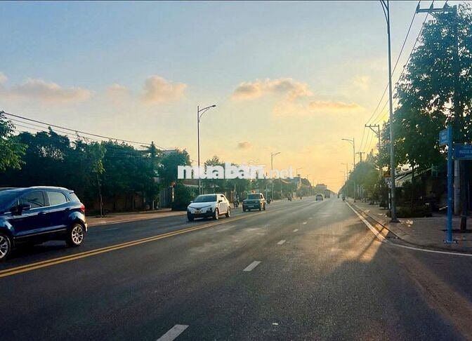 Mặt tiền  Lô góc 2 TL 52 Hòa Long , gần Chợ Hòa Long -TP Bà Ria 4,9tỷ