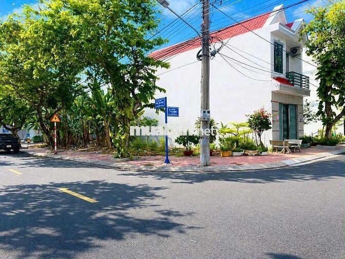 ô góc 2mt Cao Triều Phát ra công viên vài bước -3,2 tỷ ngang 6 dài 16m
