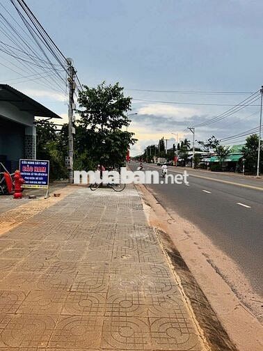 Mặt tiền  Lô góc 2 TL 52 Hòa Long , gần Chợ Hòa Long -TP Bà Ria 4,9tỷ