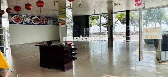 Mặt  bằng 2 mặt tiền Nguyễn Tất Thành - View biển , Ngang:20m Đẹp