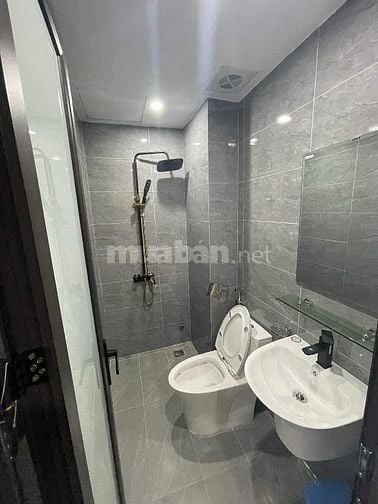 Cc mời thuê Phòng 160 trần Đại Nghĩa Dt 25m2 Vskk 3,99tr oto đỗ cửa.