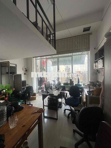 em cần pass nhà giá rẻ , mặt tiền hẻm xe hơi