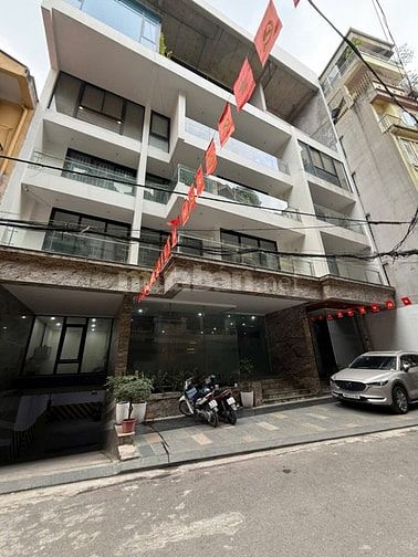Cần bán nhà mặt phố Hoàng Quốc Việt, sổ đỏ 105m2x6 tầng +1 hầm.