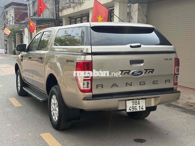 Ford Ranger XLS 2016 Vàng cát