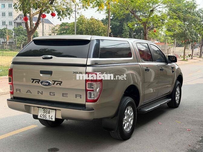 Ford Ranger XLS 2016 Vàng cát