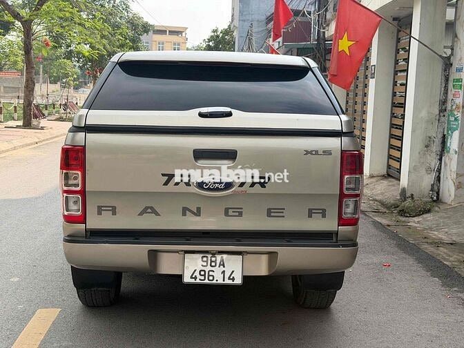 Ford Ranger XLS 2016 Vàng cát