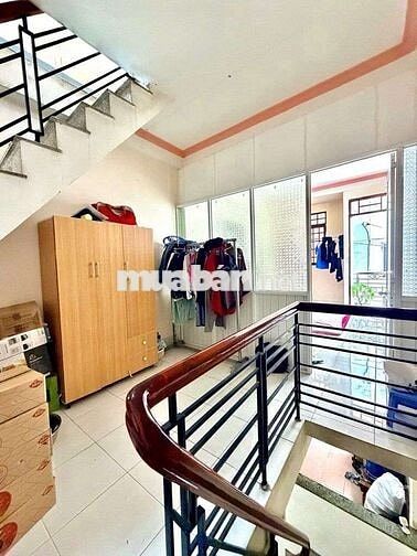 Nhà Đẹp 4 Tầng - Gần Hoà Bình Tô Hiệu 24m2 ( 3.2m x 8m ) Hướng Đông 