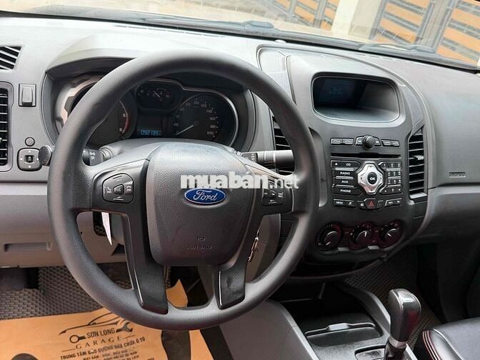 Ford Ranger XLS 2016 Vàng cát