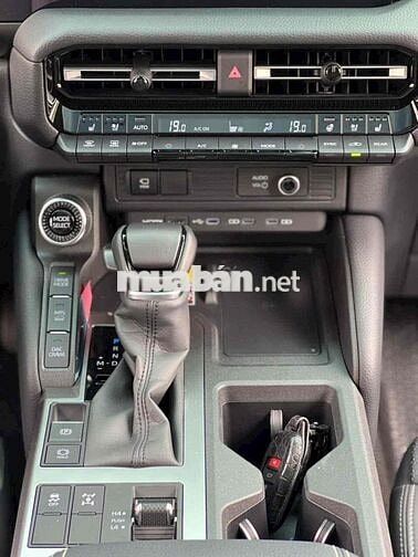 Toyota Prado LC250 2025 2.4 L 3000 km Đen