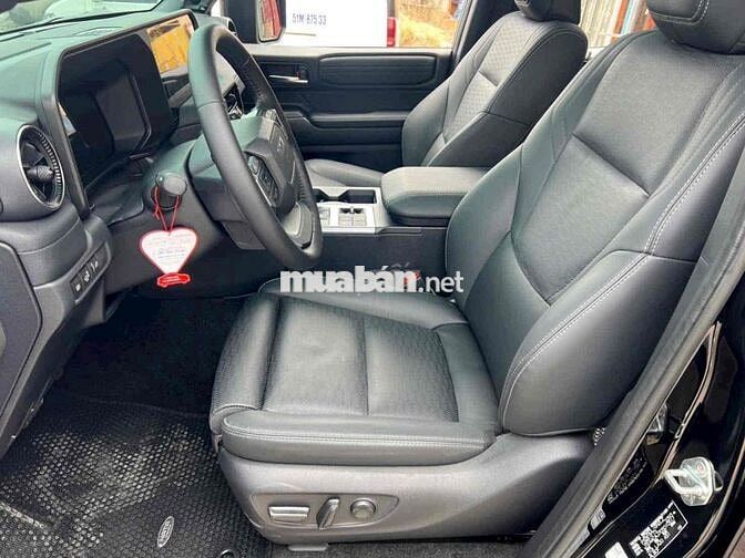 Toyota Prado LC250 2025 2.4 L 3000 km Đen