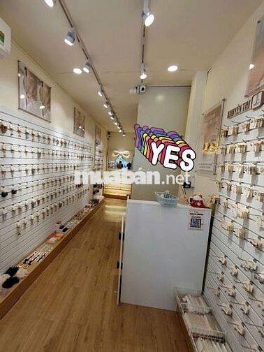 HIẾM- Chỉ còn 1 căn Trần Quang Diệu,Quận 3. Đoạn đẹp,sàn suốt,giá tốt.