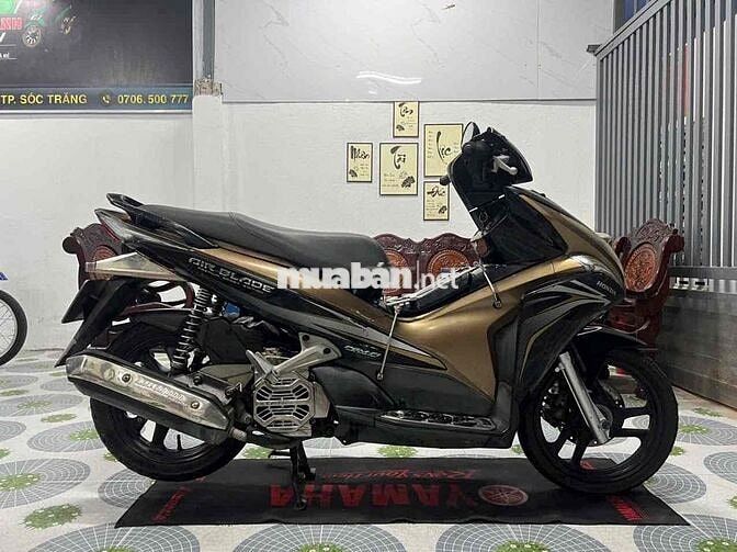 Honda Air Blade FI 2012 Đen vàng