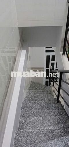 Chính chủ bán nhà mặt tiền 1 lầu đường nguyễn huệ vĩnh long
