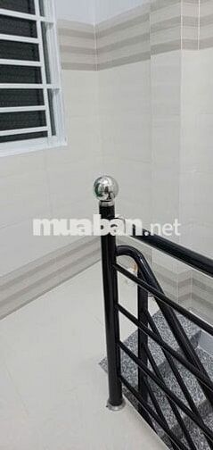 Chính chủ bán nhà mặt tiền 1 lầu đường nguyễn huệ vĩnh long