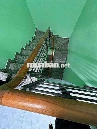 Nhà HXH, 4,5m dài 17m đúc 3 tấm suốt sổ hồng chính chủ