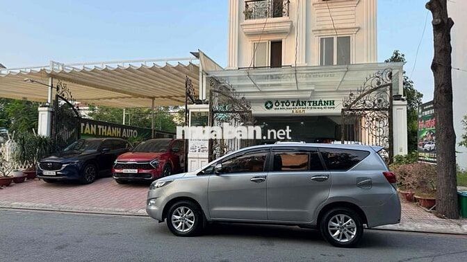 Toyota Innova 2017 2.0E Bạc
